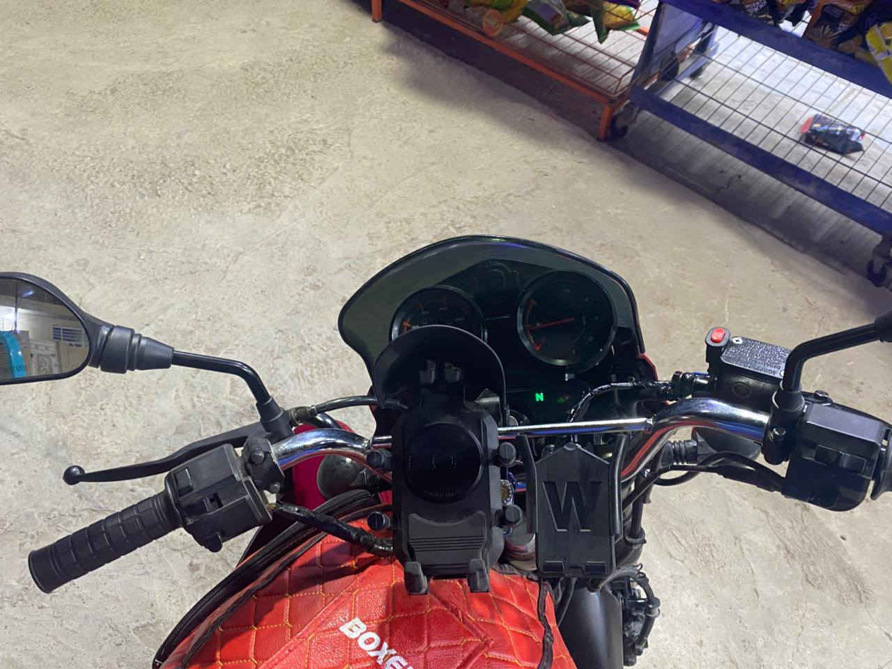 سلام عليكم ورحمة الله وبركاته
دراجه بوكسر جبلي 🏍
موديل / 2022 
رقم وسنويه
دراجه كل نضيفه أي نقص ما بيها كبل شغل وطلع 
مكينه مبدل بيها بس زنجيل فقط  
أرقم الهاتف / ***********
السعر / 2,250 وبيها مجال لشراء
