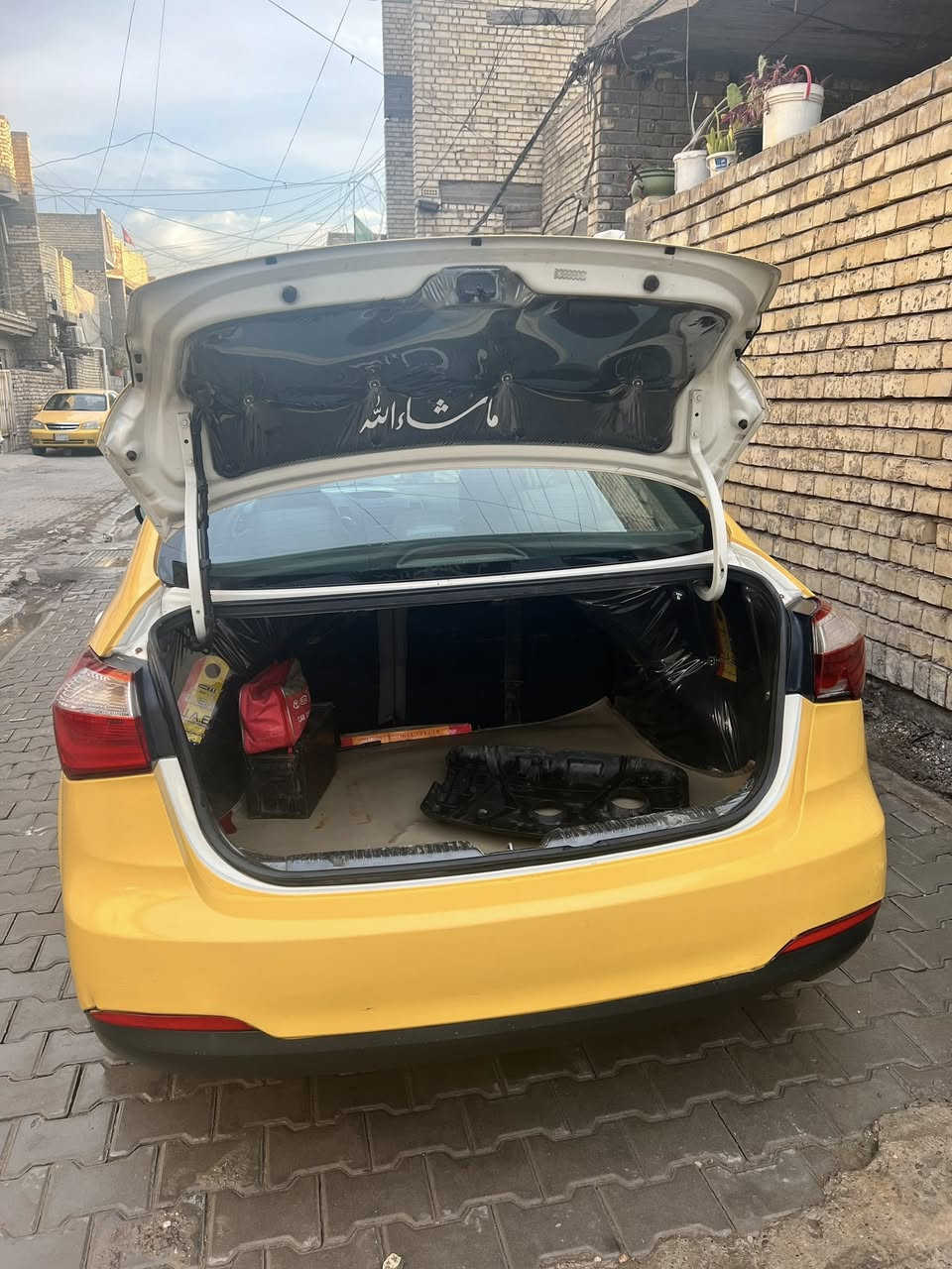 السلام عليكم فورتي موديل 15
سياره جاهزه مدوشمه عام 

مكينه كير مكينتها 1800 دوش المرغوبه 

رقم جديد سنويه لل 29

ماشيه 180 فقط مراوس بكورلا 13 امريكيه

بيع ماابيع عندي خط تعذروني

مكاني الشعله 

***********
