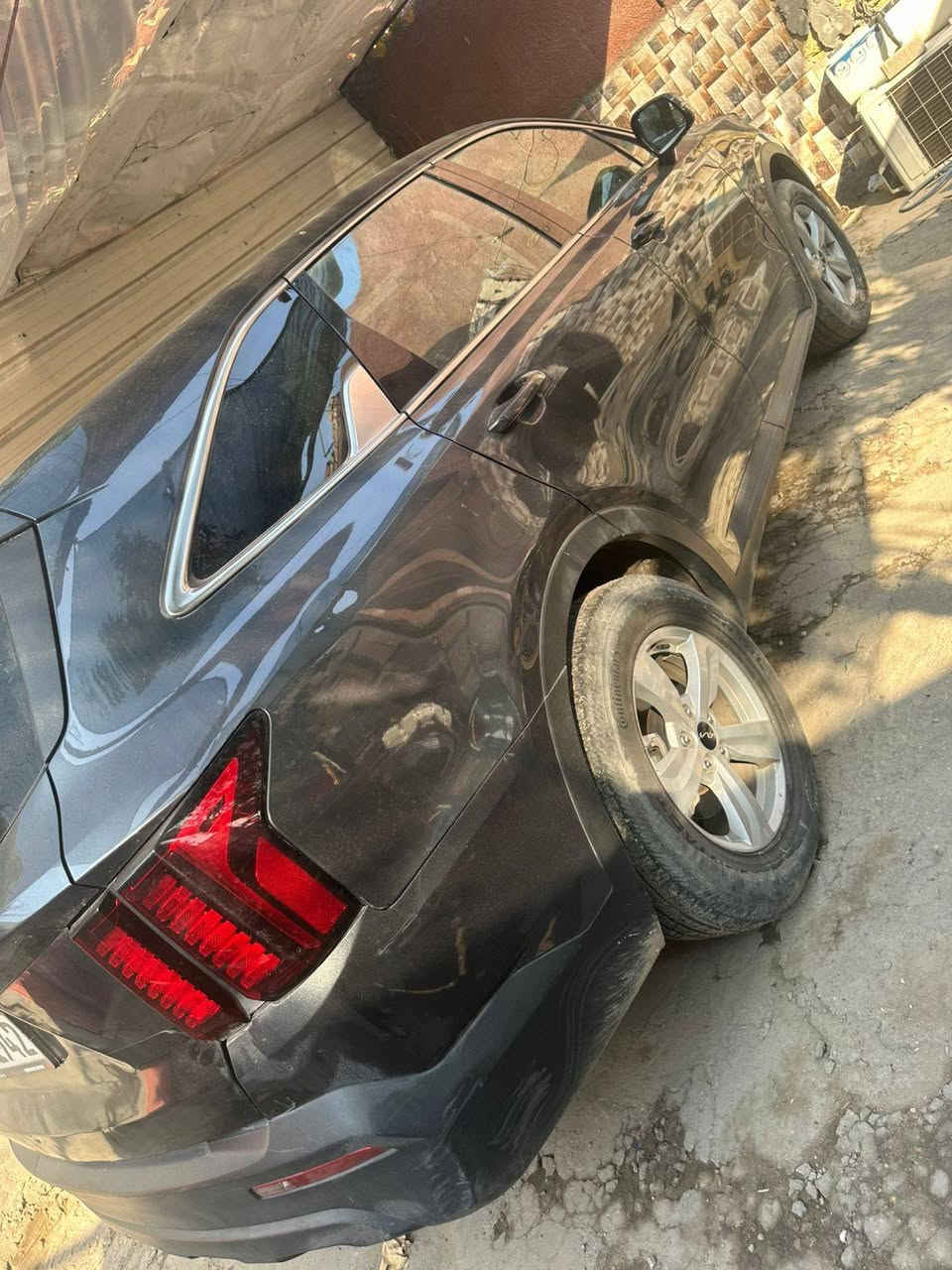 السلام عليكم اخوان سورنتو موديل 2023 وارد امريكي سبعه راكب مكينه 2500 حادثه فقط بلجنطه اربع اصابع وغراضهه كلهن اجني وياهه السياره ليبل واحد بدون تبديل بدون ارباك مكاني بغداد  والسعر ٢٣٠ وبيهه مجال واي استفسار *********** اني مكلف بلنشر بغداد, العراق
