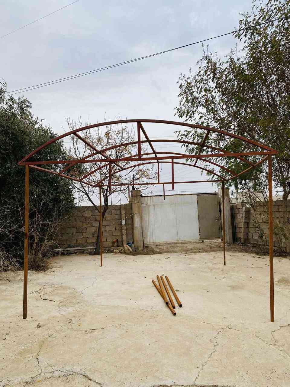 مكلف  هيكل خيمه ويرهم سقيفه سياره 
حديد وزن ثقيل 
ارتفاع مترين و60
العرض 4ونص
الطول5
السعر175 وبيها مجال 
***********
