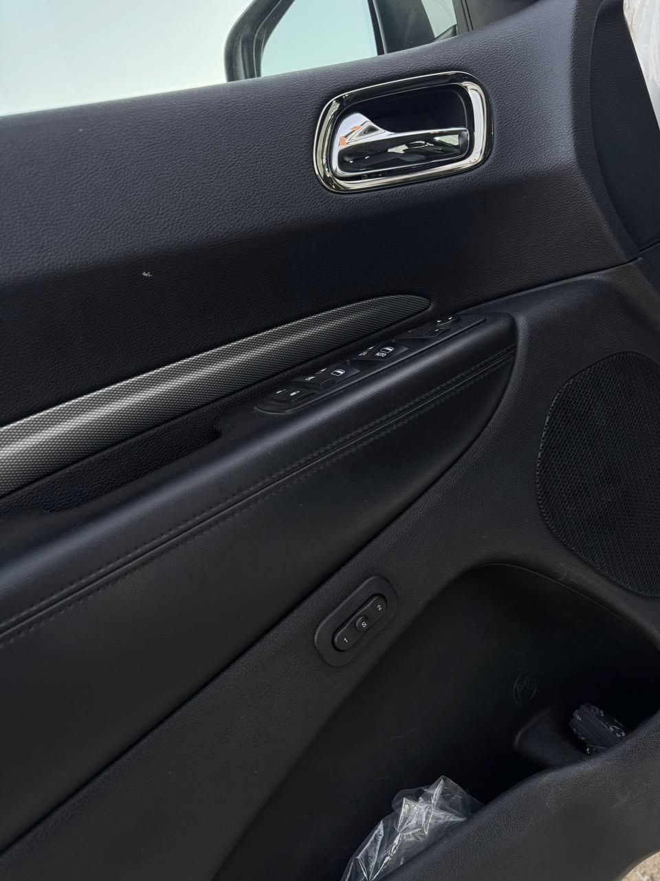 سياره دوج دورنكو. ٢٠١٨ GT 
بدون فتحه
لون ابيض
كلين
بدونً حادث
بدون غرق
كفاله عامه
رقم بغداد تحويل مباشر 
السياره بحالة الوكاله 
ماشيه ١٨٠ 
الشرايً يتصل. عًالرقم  ***********
