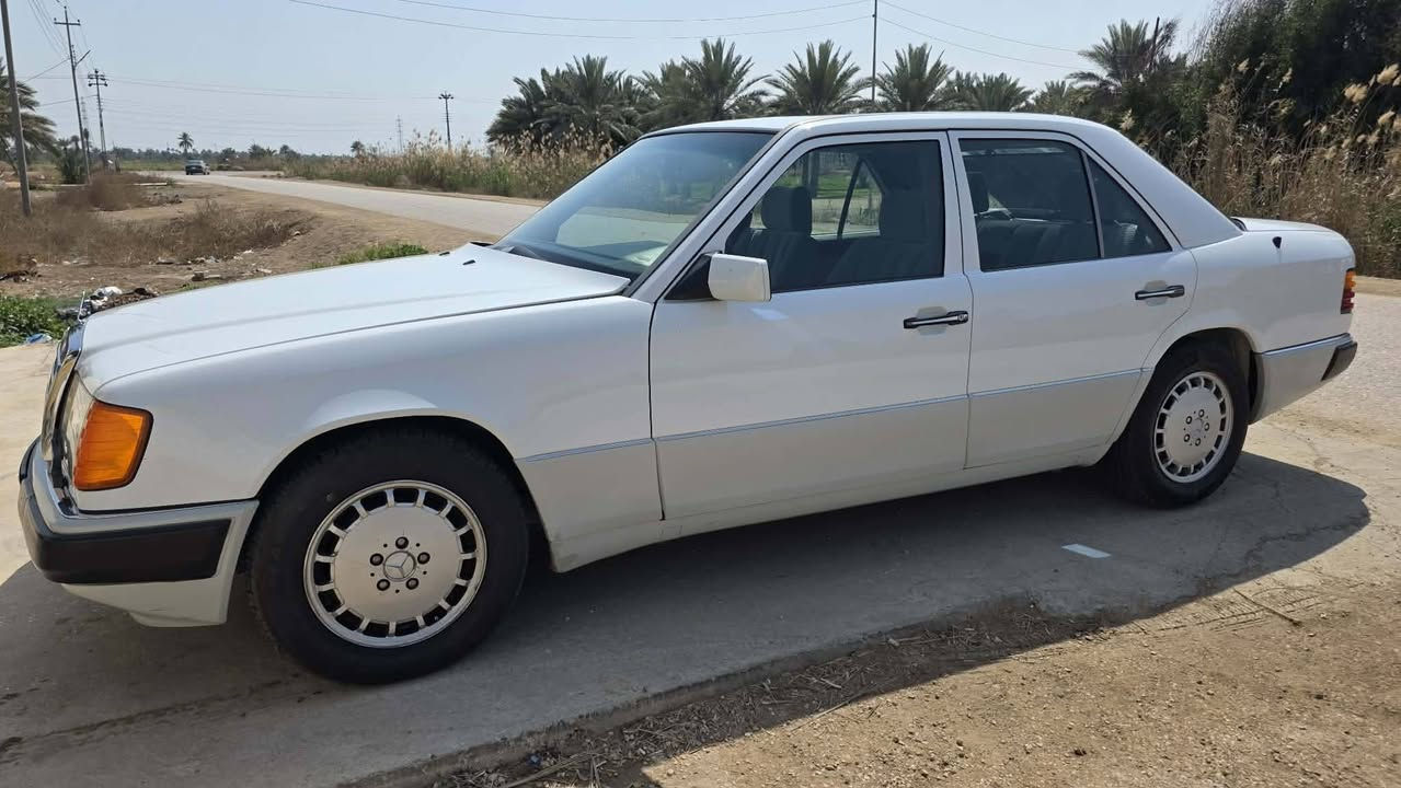 السلام عليكم ورحمة الله اخواني الطيبين رمضان كريم عليكم سياره مرسدس دب للبيع 
السيار بعدهي على وضعيت الشركه شرط ابيع على السونار كفاله من كلشي ضربه معجون صبغ من كلشي كفاله بس كلير قلين بل جاملغ الخلفي  السونار موجود بل صور مواصفات غرفه رصاصي مواصفات جامبوو ماكينة قبق رصاصي كير خمس  نمرديفور السياره بعدهي شركه العنوان كربلاء الخيرات عمود ٨٧١ مبايل *********** اخواني السياره جديده بمعنى الكلمه السعر ١١٠ وبيهه مجال حك الجيه مواصفات فول مديل ٩١
