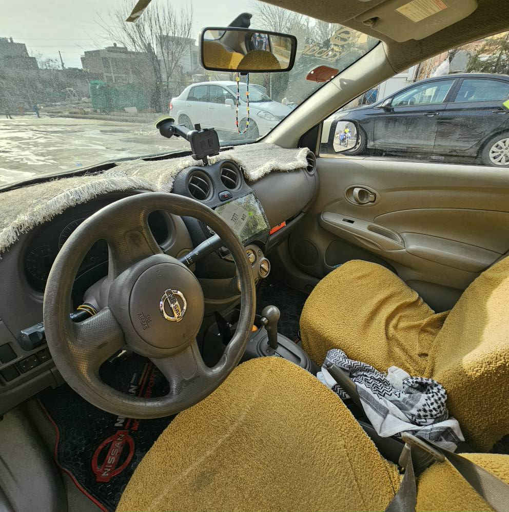 لاکشمیبای تەکسی بۆ فرۆشتن 
مۆدێل ٢٠١٣
تەکسی 
رەقەم باریک ی سلێمانیە 
بێ مەسروف 
هەنێک مەعجوم کاری هەیە 
٤٢١ هەزار ڕۆشتووە 
سەیارەیەکی پاک و جوانە ماڵی دۆستە
نرخی ١١٨ وەرەقە و مەجالێکی برایانەی تێدایە  
بۆ زانایری زیاتر تکایە پەیوەندی بکەن 
***********
*********** السليمانية, العراق
