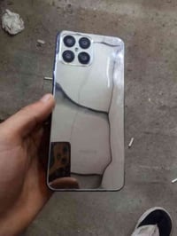 هونر x8 ذاكره 128 واي فاي وكفت اثر وكعه لباقي كله شغال قيم وتعال اخذه ...