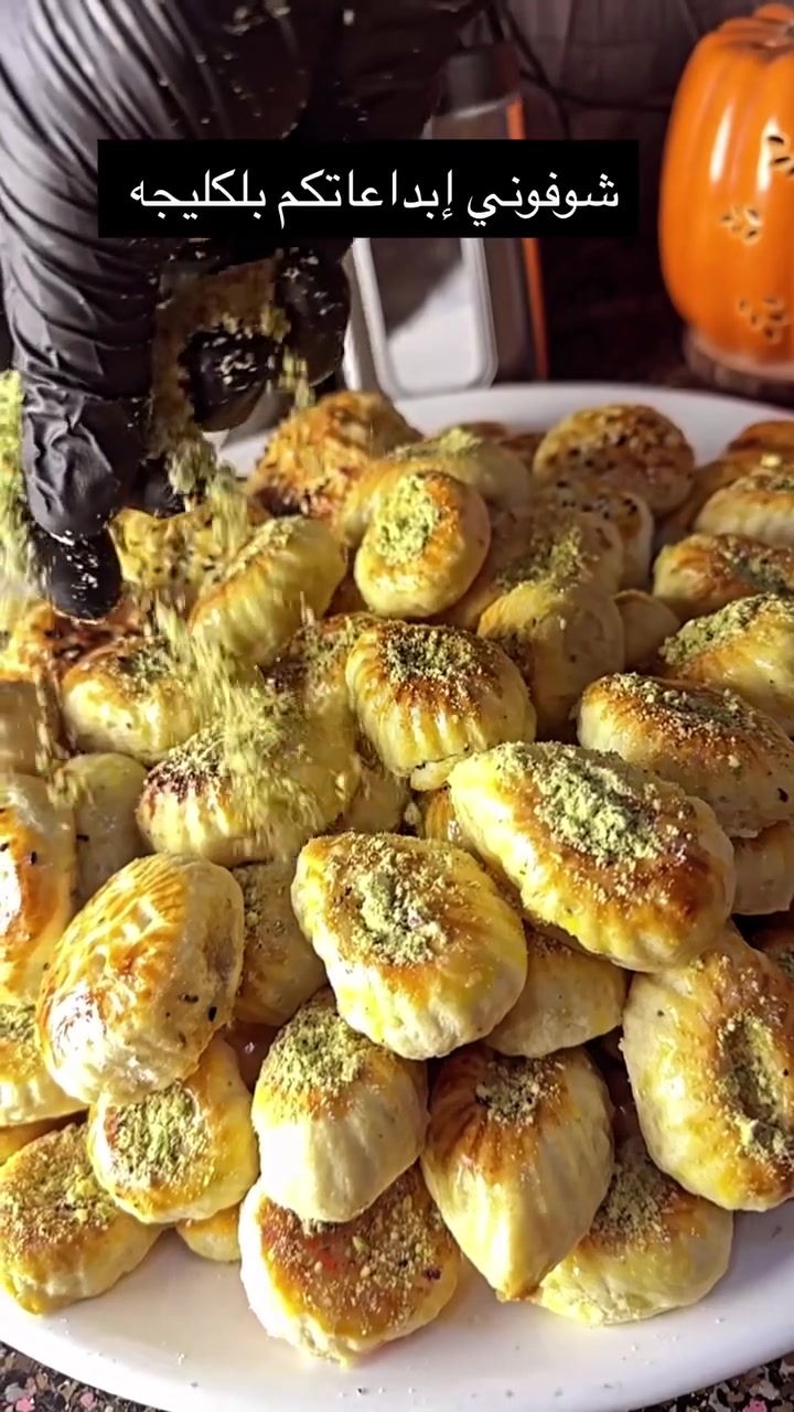مرحبا شلونكم بمناسبة قرب العيد كل عام وانتم بالف خير ان شاءالله حجز الكليجة مفتوح اشتغلها بالمكسرات والدهن الحر تكدرون تراسلوني وتحجزون والف عافية مقدماً❤️


**إذا كنت صاحب هذا الإعلان وتريد حذفه لأي سبب، رجاءا أرسل رسالة إلى الدعم الفني**