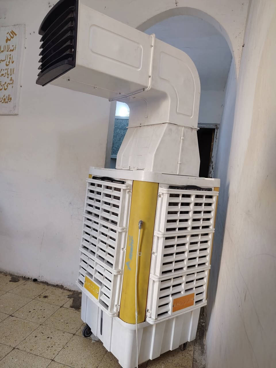 حجم ٦٠كلش جديده سعرها ٢٥٠عنواني شهداء شارع أبو رائد للتواصل ***********
