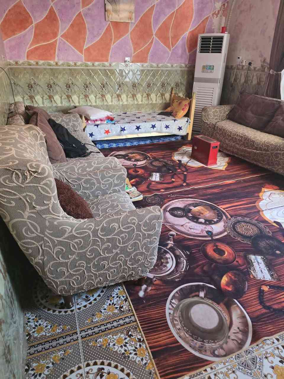 مشتمل مساحته 100 متر مربعة + قطعة مساحته 100 مربعة العنوان كوت الجديدة شارع الأقواس للإستفسار ***********
