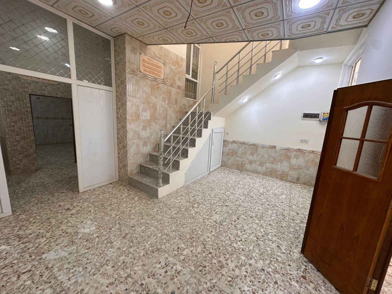 دار بناء حديث للبيع في الديوانيه
طابو صرف  بناء كونكريت مسلح 
حي الفرات خلف شركه حمورابي قرب اسواق الجوهره 

علمآ الدار غير مسكون حاليا
خدمات ماء وكهرباء وتبليط ومجاري
_____________________________
المساحه / 138 متر 
الواجهه / 6.5 متر 
_____________________________
الطابق الأرضـــي / غرفة نوم/ صاله/ استقبال/ مطبخ/ مجموعتين صحيه / طارمه 

الطابق الأول / غرفه نوم/ صاله 
____________________________
للأستفســار/ مراجعـــــة مكتـــب النخبه للعقار والمقاولات العامه الكائــن حي العروبه شارع المتحف مقابل ايسي كريم الإيطالي او الاتصال 
***********
***********
