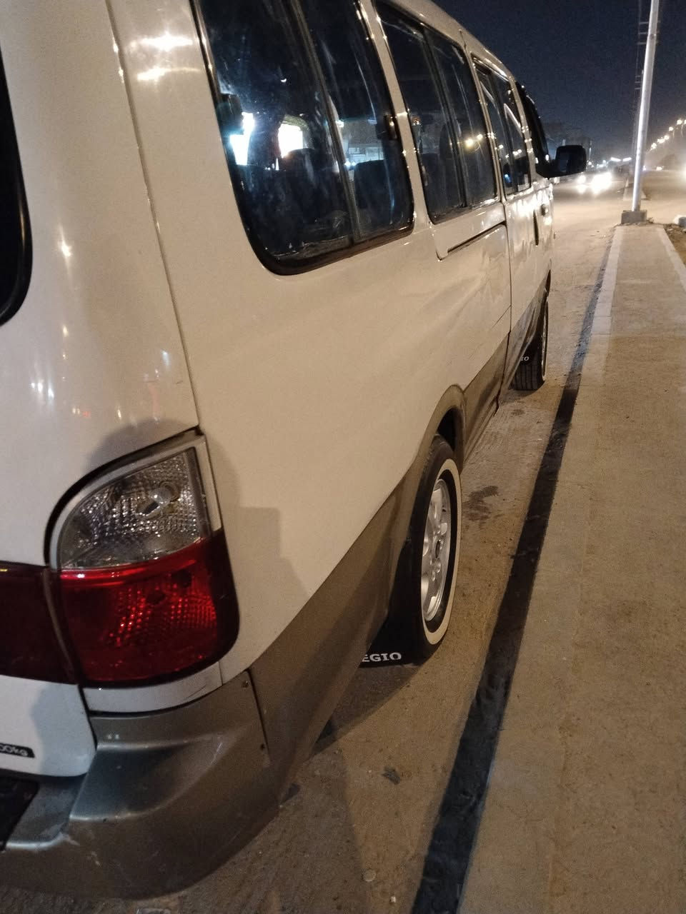 سلام عليكم سياره لبيع بديهه مكفول من الضربه رقمهه بصره السياره موديلهه 2007 مكانهه نجف السعر 130 وبيهه مجال رقم الموبايل ***********
