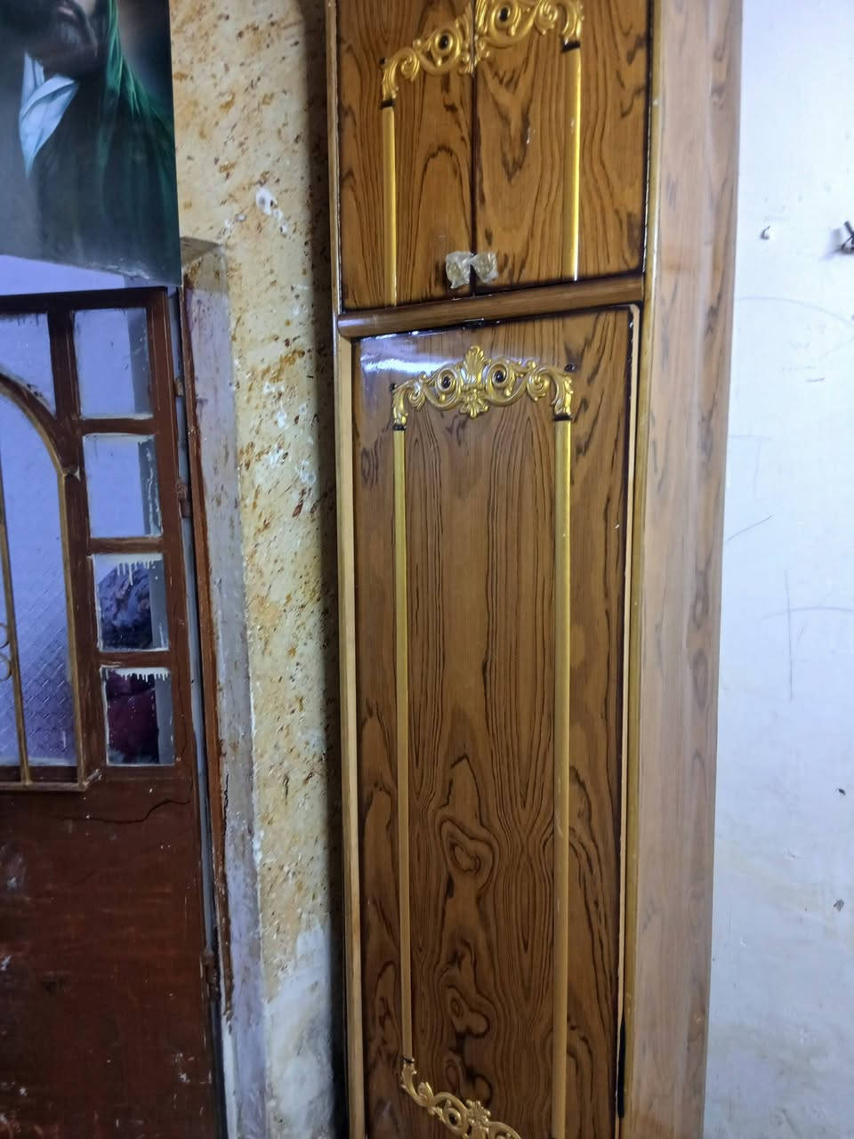 غرفه ست بوب غرفه كبيره الله شاهد اخذتها قبل سته اشهر بمليون رايتها ب 900 هذا رقمي ***********
