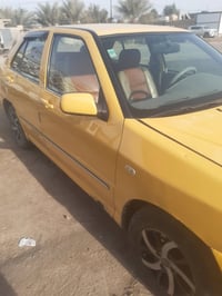 كوين • ٢٠١١ • بدون صبغ