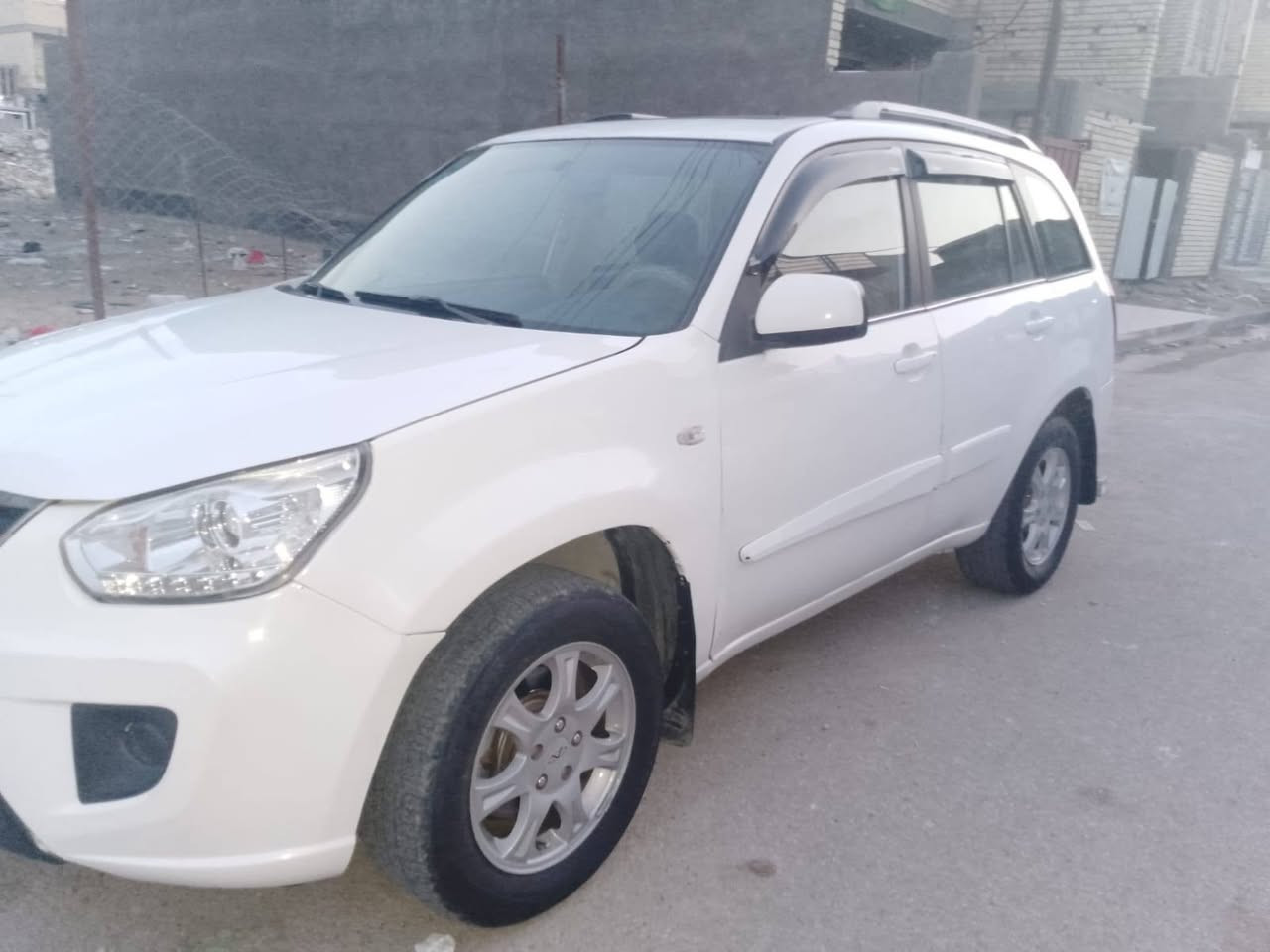 السلام عليكم
للبيع تيكو . موديل ٢٠١٣ . رقم بغداد انكليزي سنوية جديدة .
كير ومكينة مكفولات بلاديات . . بيها بس الجاملغ  الأيسر فقط معمر   بيهة بارد  شوية  بدون حادث . تبريد شغال . شاشة أندرويد  والكفر مال الجنطة الداخلي  يرادلة تغير  
صدر نضيف . ما ناقصها شي . السعر التواصل علئ الرقم  
العنوان بغداد المحمودية  
*********** 
***********
