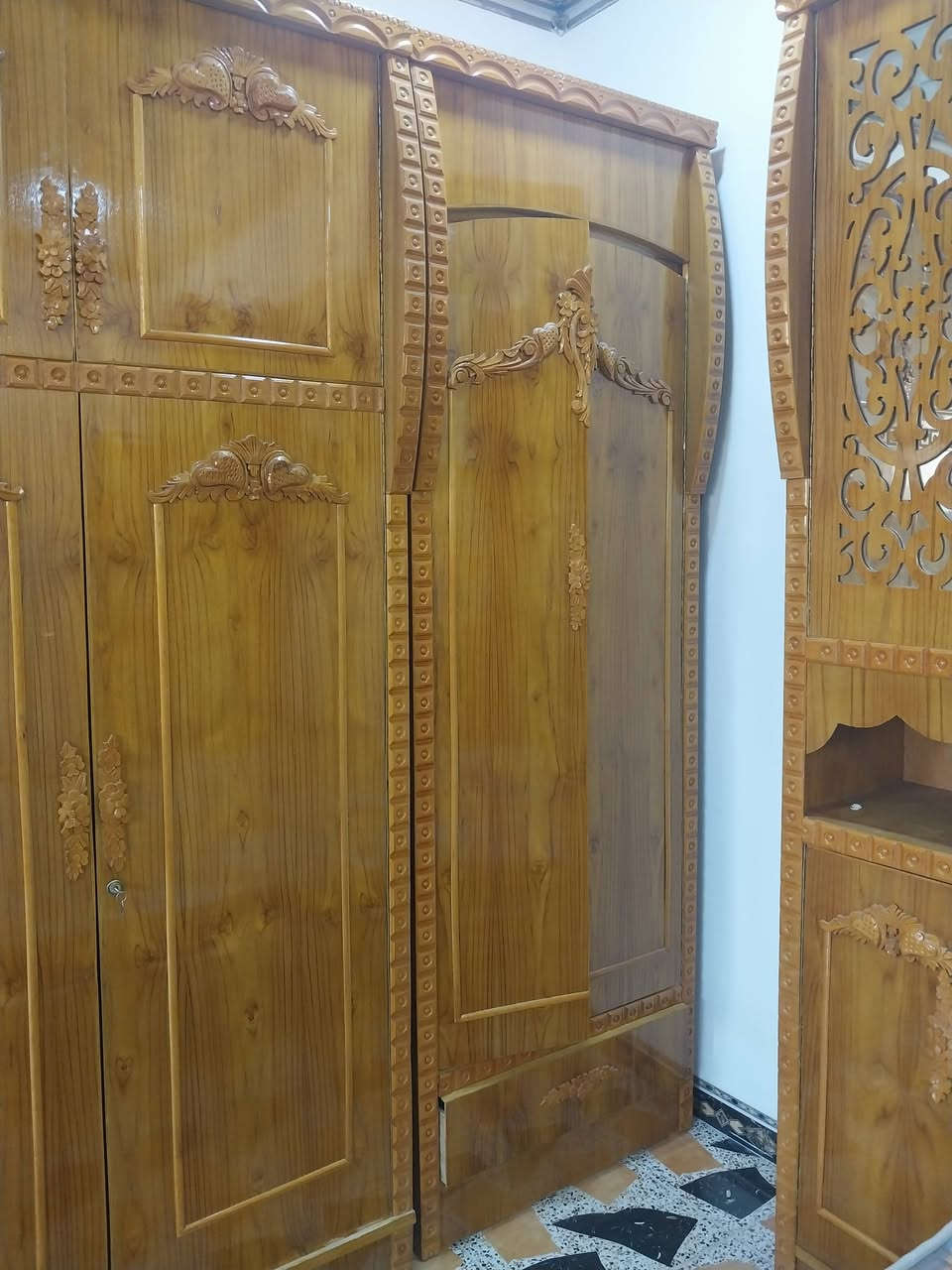 غرفه نوم مستعملة شي قليل ماخذه 900 ب 750 شراي تعال خاص واتساب ***********
