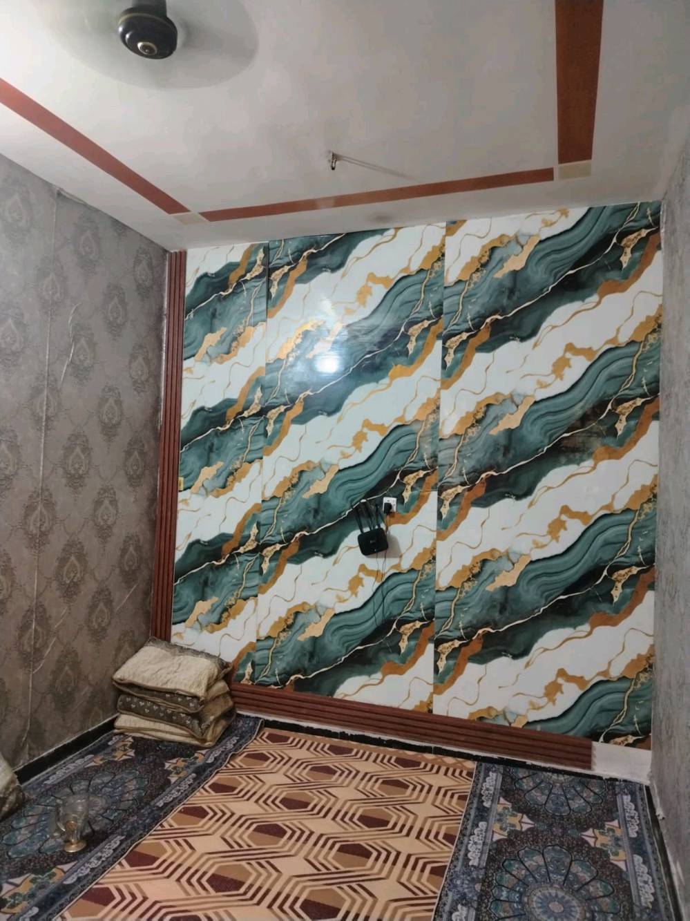 بيت للبيع  طابو ملك صرف المساحة  150 متر مربع في مدينة الصدر /الاورفلي قرب جامع المصطفى /الاستدارة الأخيرة  الفرع قبل الأخير باتجاه المنتزه 
البيت مكون من طابق واحد يحتوي على أستقبال و غرفتين نوم  وصحيات  وكراج واسع
للاستفسار الاتصال او  المراسلة عن طريق الواتس اب
ما هي مساحة المنزل بالمتر المربع؟: 
 150
ما هو سعر المنزل المطلوب؟: 
بالاتفاق 
في أي مدينة أو منطقة يقع المنزل؟: 
مدينة الصدر/ الاورفلي/ قرب جامع المصطفى 
هل لديك تفضيلات معينة بخصوص المشتري؟: 
البيت طابو ملك صرف طابق واحد يحتوي على كراج 
واستقبال وغرفتين نوم