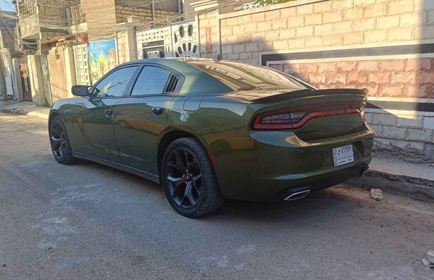 مكلف بالنشر للبيع فقط 
السعر 230 ورقه للاتصال *********** و
دوج چارجر موديل 2020 رقم بغداد
محرك 6 سلندر 3600 محرك وكير مكفولات 
مواصفات عاديه 
مشايه 76 الف مايل 
بصمه . شاشه كبيره .تشغيل عن بعد
وارد امريكي مكفوله من الصبغ  حادثها جداً بسيط باب امامي ايمن فقط ومبدل نفس اللون
صورة الحادث موجوده ويا الصور 
المكان بغداد الزعفرانية
