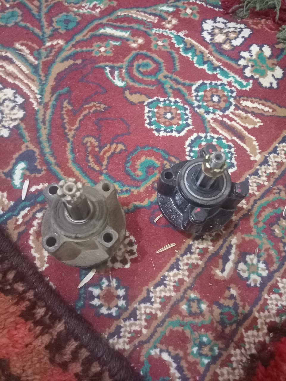 سلام عليكم دشلي مال ستوته يم جعموقه وحد جديد صفر وتاني مستعمل قليل 2سعرهن 10الف الي يخابر او اكتب خاص ***********
