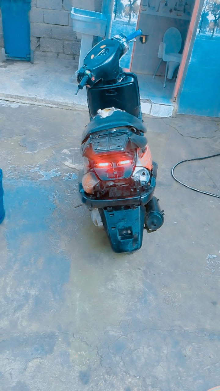 سلام عليكم فراشه 140 كله شغال وجديد مكينه وكابريتر بلاديات تايرات جبليات جدد وكلجات جدد لايتات بك لايت هورن كله شغال وجديد سلف وهندر بس تخلي رجلك تشتغل دراجه كفاله بس متوازي على بيعتها السعر 300 وبيها مجال مكان بغداد بوب الشام ***********
