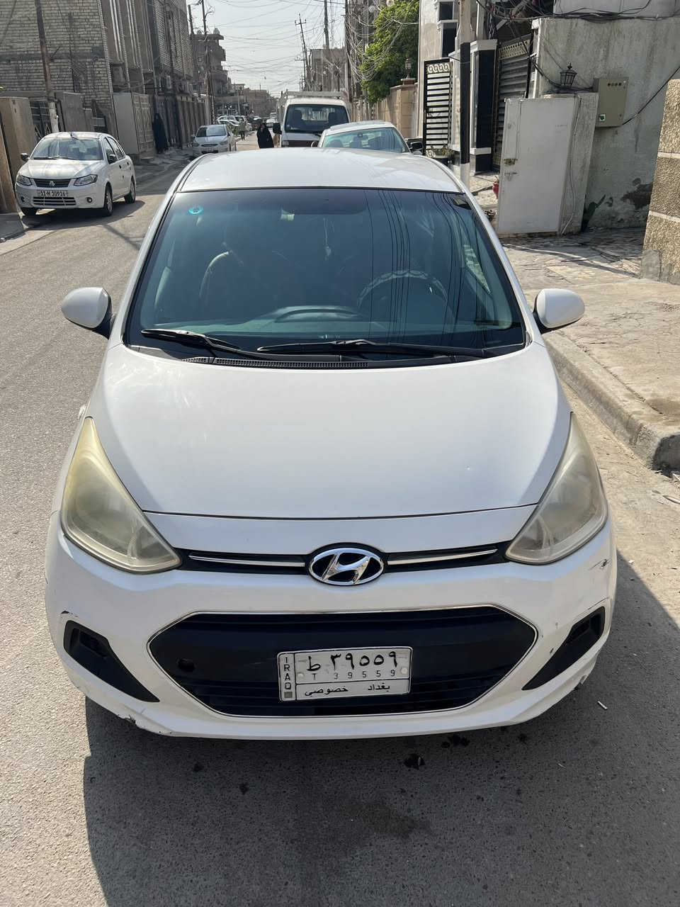 السلام عليكم
هونداي i10  كراند موديل 2016
رقم بغداد 
محرك كير مكفولات
بدون تبديل اي قطعه بدون ايرباك ولا دواخل شاصي مكفول مصبوغه حزام بدون حادث اثر شخوط جانت مال بنيه السياره 
مكانها بغداد الشعب
السعر 77  بيها مجال بسيط
***********
