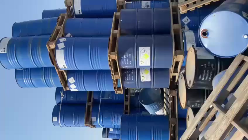 السلام عليكم براميل حديد عدد 51 ألف برميل للبيع سعة 220 لتر جديد سعر البرميل الواحد  18 ألف وبي مجال توصيل لجميع المحافظات عدا الإقليم للتواصل عبر الرقم ***********
