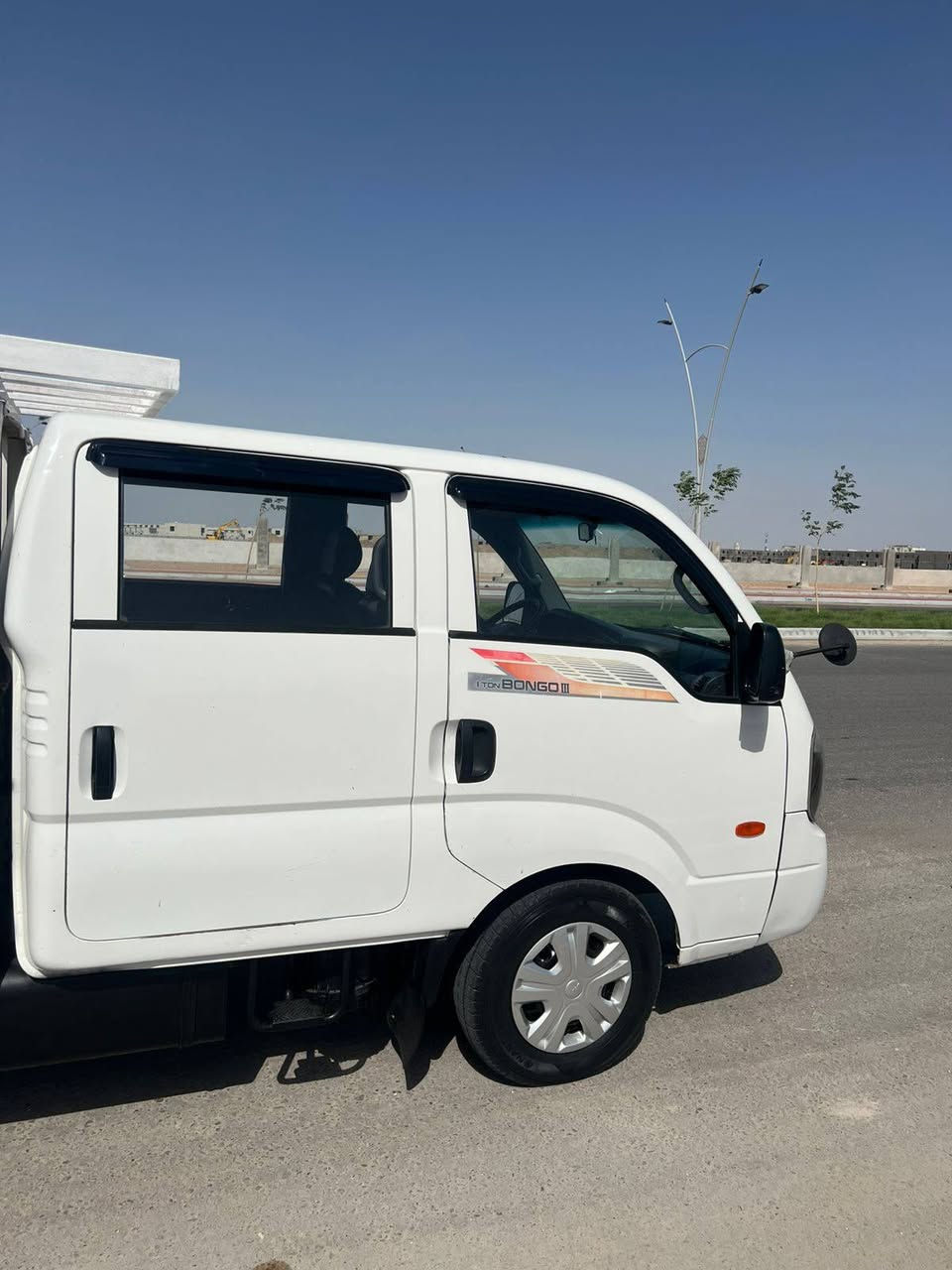 كيا بنكو مكفولة موديل ١٨رقم انكليزي بصره دبل قمار اوتوماتيك كير مكينه حدادة تبريد شاصي رقم شاصي مكفولات سعر ١٤٠رقم راعي السيارة ***********مكان بصره
