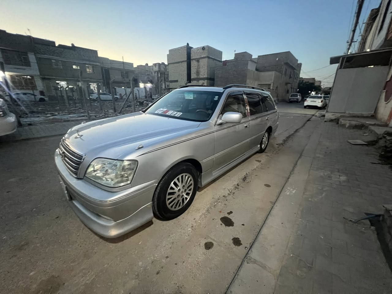 السلام عليكم  للبيع  ملكه استيشن رقم سليمانيه نكليزي سياره شرط المداور ثاني يوم  مكفوله السياره من الكصه والضربه
المواصفات ٢دكمتين فتحه ديفور الكبير شاصي ٧١
سنة الصنع 2000
سياره بيها هواي مواصفات مامذكوره جاهزه كول نقص مابيها مكان السياره نجف حي السلام السعر ١٣٠ قفل من الاخير واذا مراوس ١٣٥ سعرها للاستفسار راسل او اتصل وتدلل ***********
