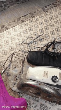 السلام عليكم غراض دراجه ايراني بيع شلع السعر ٦٠ قفل جماعت ٥٠ ول ٥٥ لا يجي ٦٠ قفل مكاني بلجبايش يم النصب الشهيد هاذ رقم تليفوني ***********
