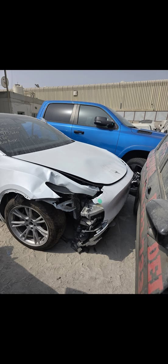 تسلا Y تك ماطور 
2023 وارد كندي 
بدون ارباك 
جاملغ السكن صبغ 
ربع البنبد بارد
بدون دواخل 
البطارية بشرط 100%
كهربائيات بشرط 100%

ماشية 38 كم 
مكان السيارة اربيل 
تترقم محافظات الشمالية فقط 
فحص وهزة جاهز للترقيم 
كلفة الرقم 244 الف دينار فقط
للاستفسار عالخاص او واتس اب  رجاءا 
***********
