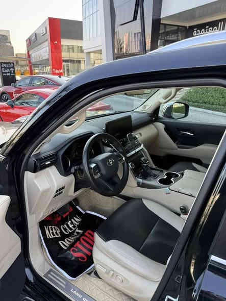 تويوتا لاندكروزر VX LiMITED 2024
فول فول مواصفات BLACK EDITION
* ضمان شركة SAS
* المسافة المقطوعة   24282KM 
* رقم بغداد  • المالك الأول • 
فول مواصفات  مكفوله كفالة عامه من كلشي وكالة ساز ام ضمان لمتد بلاك  اديشن  مغلفه PPF بالكامل داخل شركة تويوتا SAS ضمان10سنه  . وختم بكل مكان بلاك ادتشن من الوكالة  
غرفة السياره جديده بمعني الكلمه الكشنات مغلفه بالكامل وأرضيات كذالك 
مكينه 4000  تنفس طبيعي 
محرك كير بشرط مامفتوح كفاله 
كاميرات محيطية 360 درجة 
فتحة سقف 
ثلاجة وسطية
شاحن لاسلكي 
مقابض أبواب نيكل 
داخليه من الصاج 
مرايا قابلة للطي كهربائيا 
تشغيل عن بعد وبصمة تشغيل 

* باقي الموصفات معروفه 
سيارة حيل نظيفة كلشي عل بلاد جديد 
* باسمي السنوية  بشرط التحويل  
مكان السياره  بغداد _ السيدية 
* التواصل 
* ***********
