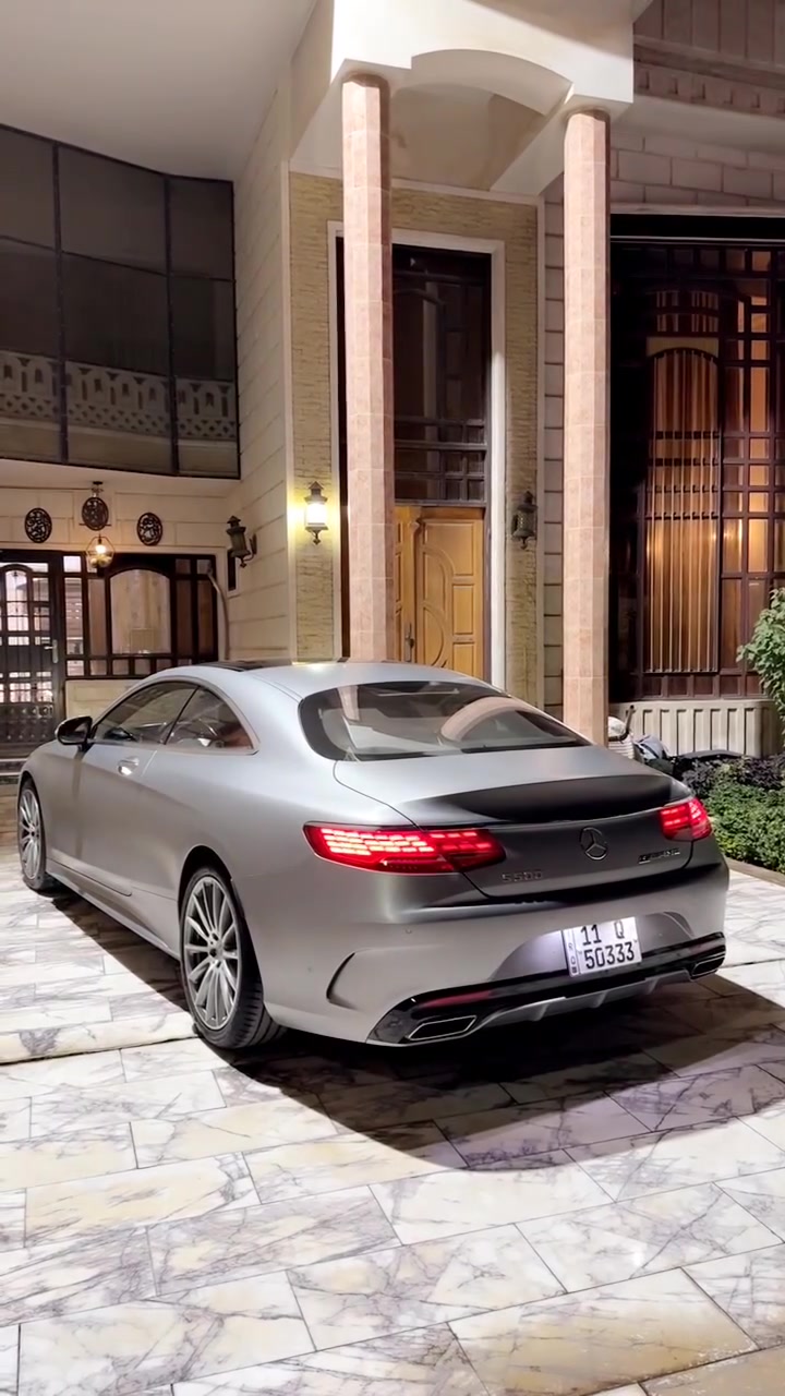 (للبيع او المراوس ) 
مارسيدس Coupe ,S500/2017 وكالة المانيا ,AMG سلفر مات بلادي ومكفولة من ايي ضرر مغلفة ppf وسيرفس كامل بشركة ماس , اعلى مواصفات فول داخل احمر دزاينو , 5 فصوص , جكات , ابواب شفط ,داتا شو 
مكان سيارة بغداد زيونة 
اتصال او وتساب / ***********
