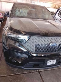 للبيع فورد اكسبلورر بوليسي موديل 23 ضررها تبديل بابين عكس السائق نفس ا...