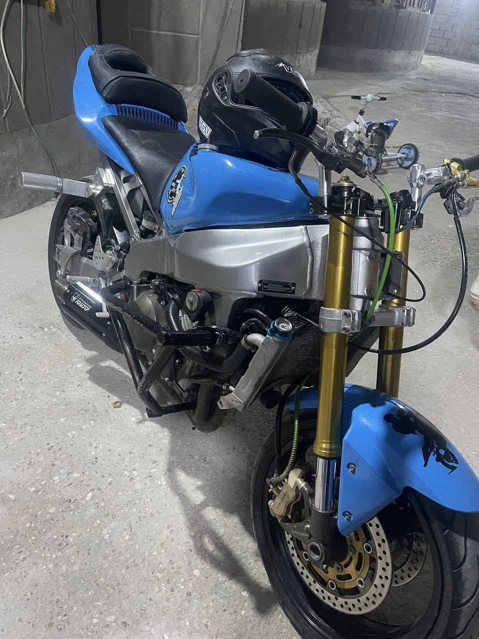 سلام عليكم كاوسكي 636 للبيع الدراجه مفتوحه دراجه تخبل وخير من الله بس محتاج وريد ابيع الشراي يخابرني  سعرها 13  وبيها مجال *********** مكاني بصره ابي الخصيب
