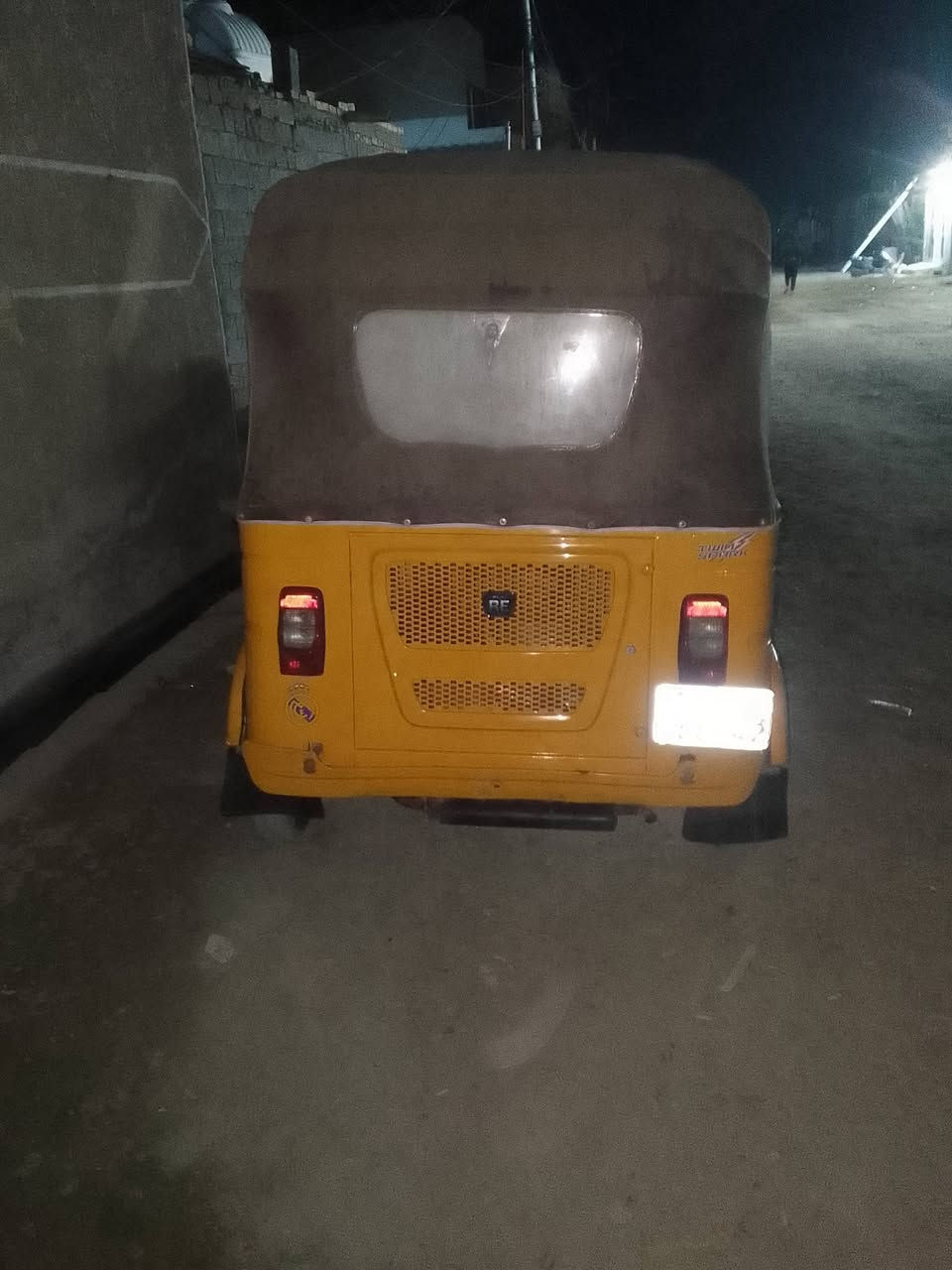 سلام عليكم تكتك لبيع 
2022 شهر 11
تحويل ثانية يوم 
سعر 8 نص 
***********
