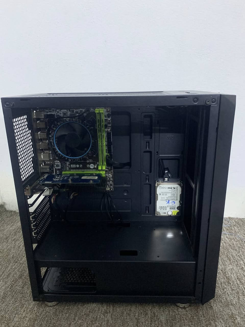 ‏PC جديد قطع كلا جديدة وكل الشرط شغال فقط تنزل لك عليه Windows اللي يريد خلي يراسلني خاص


**إذا كنت صاحب هذا الإعلان وتريد حذفه لأي سبب، رجاءا أرسل رسالة إلى الدعم الفني**