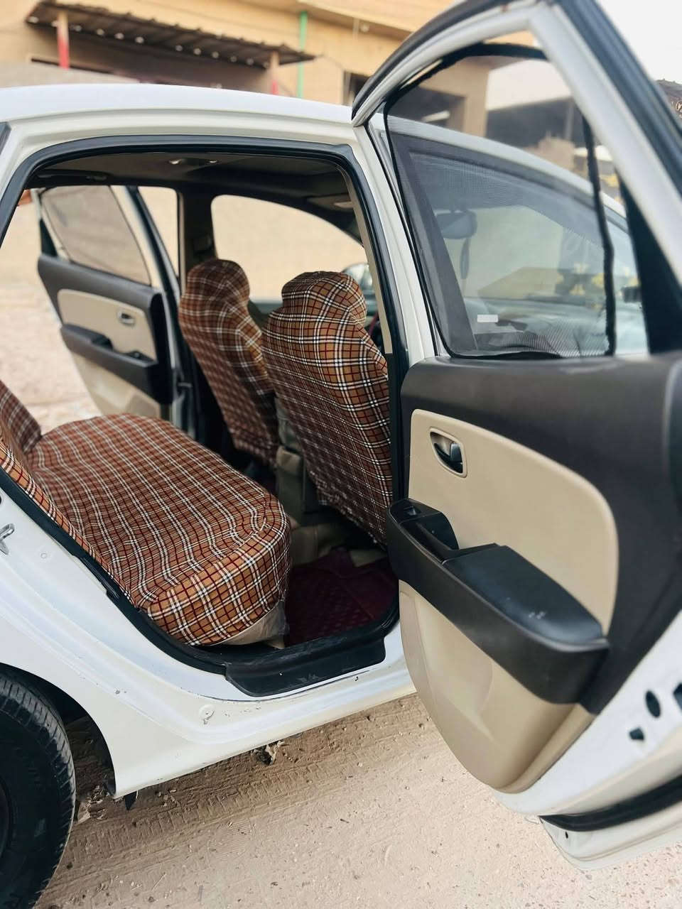 سلام عليكم حبايب قلبي لنترة موديل 9 خليجي سياره رقم اربيل بسمي محرك الف 160حداديه تخم تاير جديد منضومة تبريد ثلج جديده سياره خير من الله صبغ حزام بدون حادث سعر 70جمالية  العيون سيارة بغداد الاستفسار على رقم ***********
