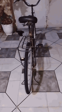 سلام عليكم 
البيع باسكل حجم 26 
موديل 2015 
الباسكل برغي مامفتوح بي 
الون جوزي شخط بي صغير بل لشه يم السكلن 
جاملغ امامي وخلفي موجود بس ابريك امامي مابي فقط 
الباسكل وضع الشركه ما مبدل اي شي بي
 السعر خاص 
استفسار اكثر // ***********  وبي واتساب 
وبيك خير ودلل
