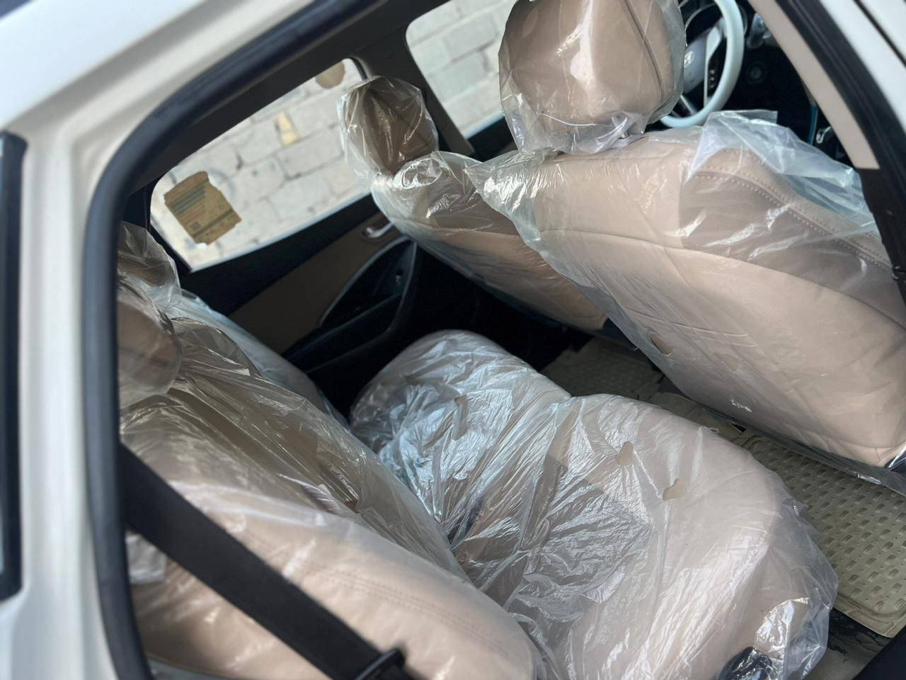 سياره سنتافي مديل 2014 ماشيه 100 الف  وارد خليجي  اربعه سلندر  سبعه راكب  سياره نضيفه كا دواخل  شاشه  كامره خلفيه تبريد زين. حداديه هستوه مبدليها  تايرات تخم جديد  سياره مثل ما واضح بصور طخات بسيطه 145 وبيها مجال
***********
