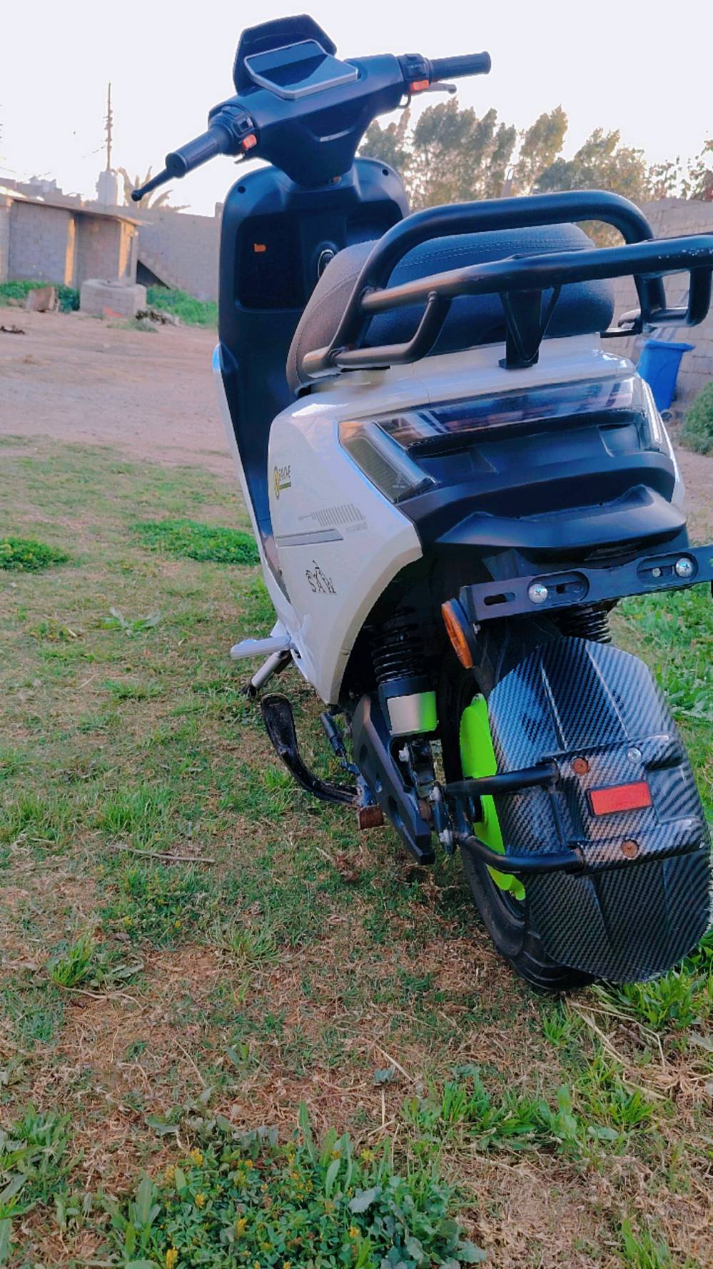 سلام عليكم دراجة شحن للبيع او مراوس بدراجة ماكس عدله دراجة فول مواصفات ٧ بطاريه الحجم الكبير مسطره ركز مسطره يعني تدعم ليثيوم وعمر بطاريه كولش قوي بلشحنة الوحدة تمشي ٥٨ كيلو حقيقي سرعه دراجة ٨٠ نضام ٣ سرع وبيه نضام بك رجوع الى الوراء مثبت سرعه لايت عالي ناصي زنون دراجة اتخبل ابريكات هايدروليك حساس 