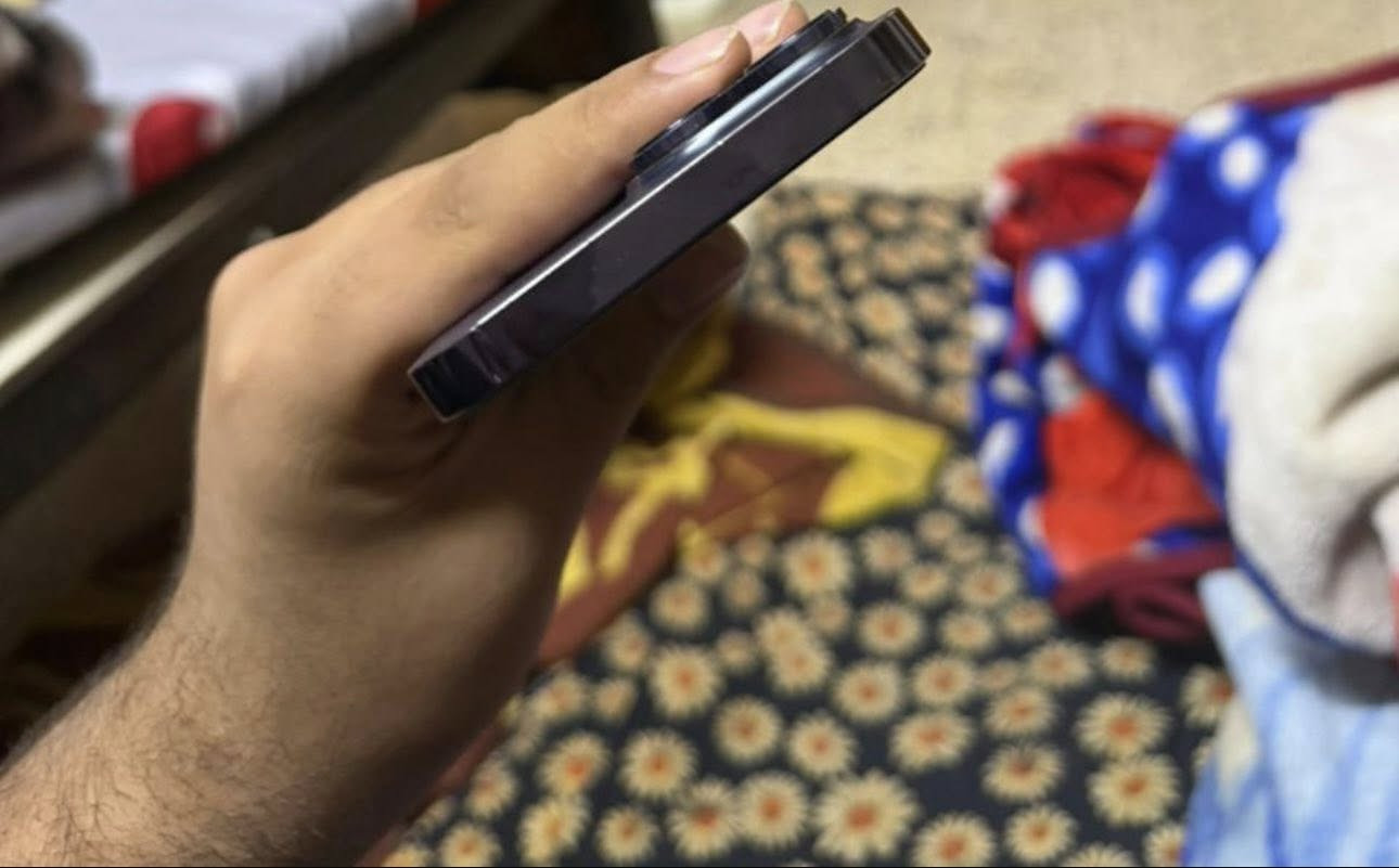 سلام عليكم 14pro max الذاكره ٢٥٦ الون المميز البنفسجي الجهاز بلادي كلشي بي بطاريه ٨٠  السعر ٨٥٠ الف ***********
