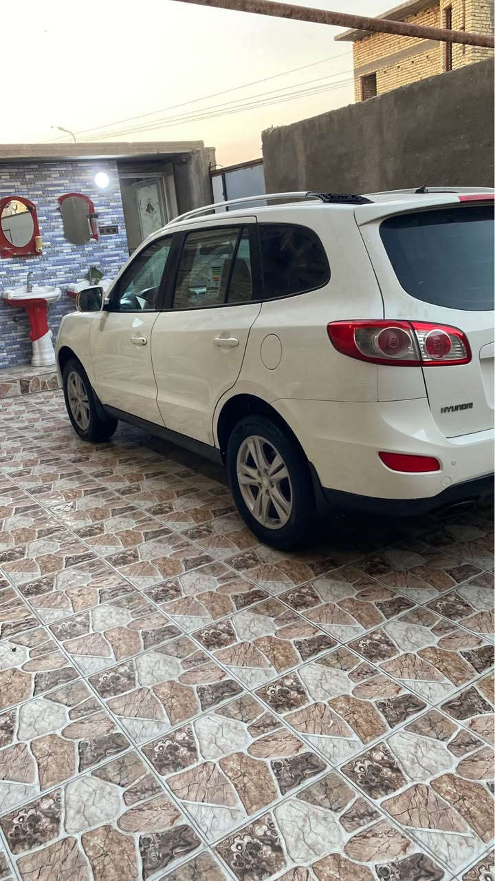 سنتافيا للبيع موديل 2012 رقم بصره بسمي 7 راكب 
اتصل *********** محرك 6 سلندر مكفول من الفتح ومن الصوت والتنقيص والتبخير حداديه صار 15 من نافضها كلها تبريد تدفئه كله شقال تخم تاير السياره كفاله من الضربه والصبغ والبارد والتبديل والسعر 165 العنوان بصره البصرة, العراق
