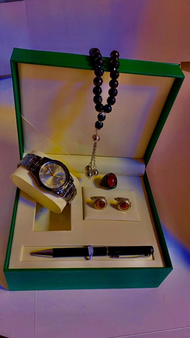 سيت كامل ساعه وسبحه ومحبس وبروش مع العلبه هديه السعر مناسب جدا
للحجز والاستفسار مراسلة الصفحه


**إذا كنت صاحب هذا الإعلان وتريد حذفه لأي سبب، رجاءا أرسل رسالة إلى الدعم الفني**