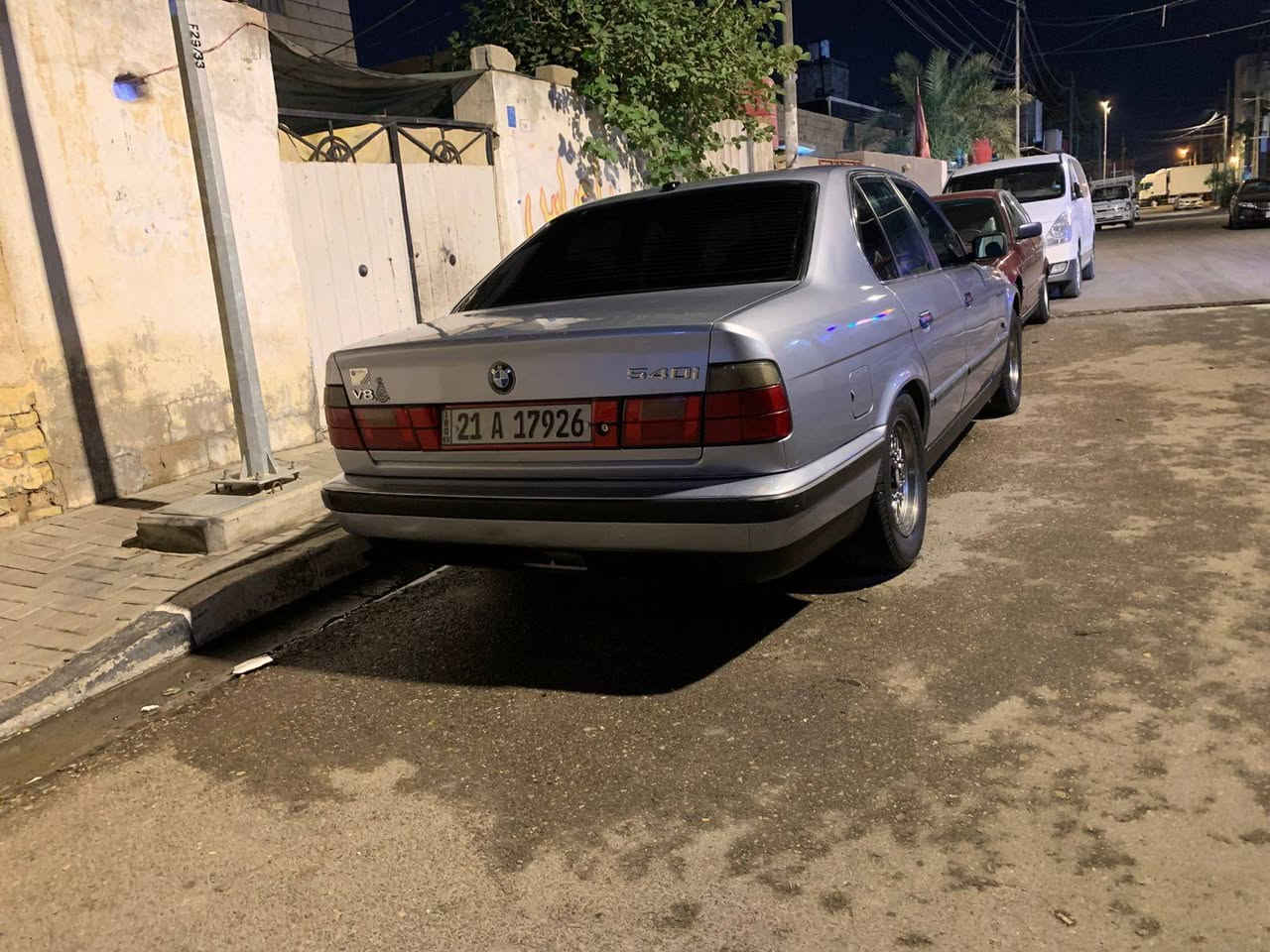 سلام عليكم BMW مديل 1990 حجم 525i سياره مصبوغه عام للجماليه محركV6 جديد وكير جديد السياره حلوه ومرتبه بس نقصها حداده رقم سليمانيه وكاله او تحويل مكان السياره البصره ابو الخصيب رقم *********** السعر 55وبي مجال قليل حك الجيه
