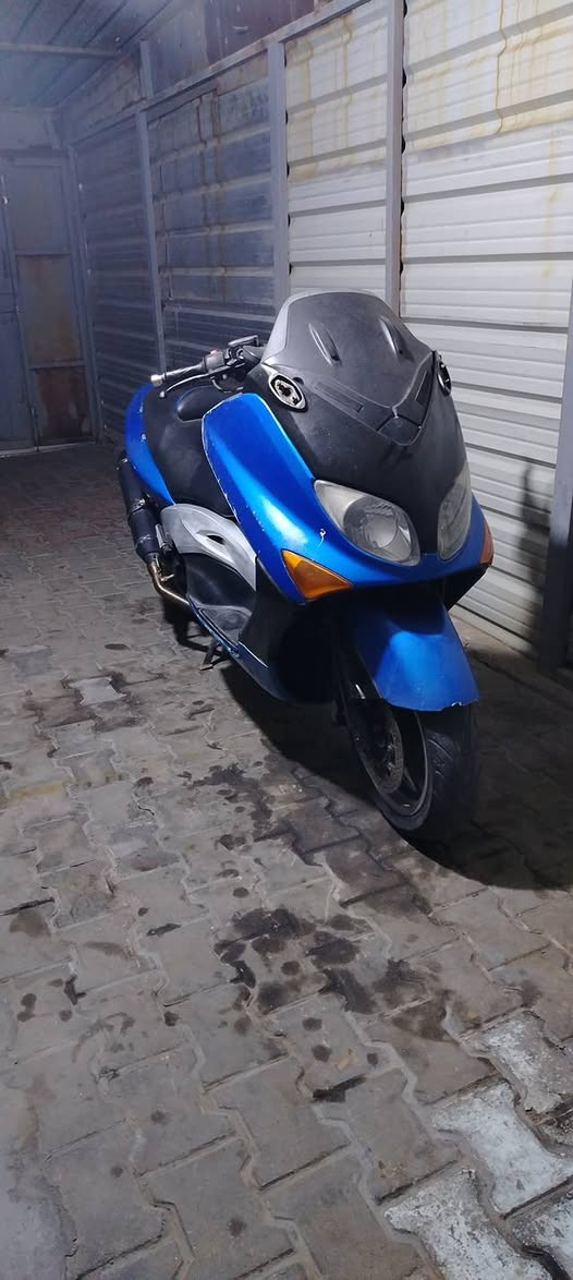 للبيع تيماكس 2008 نوزل تزويد صالنصه فقط دراجه بيها صوت بل مكينه بكن وشغاله الدراجه ولتكلي شبيها مابيها كوووم حديد تحمل وتروح سعر 11 وبيها مجال قليل مكان زعفرانيه جسر ديالى القديم ***********
