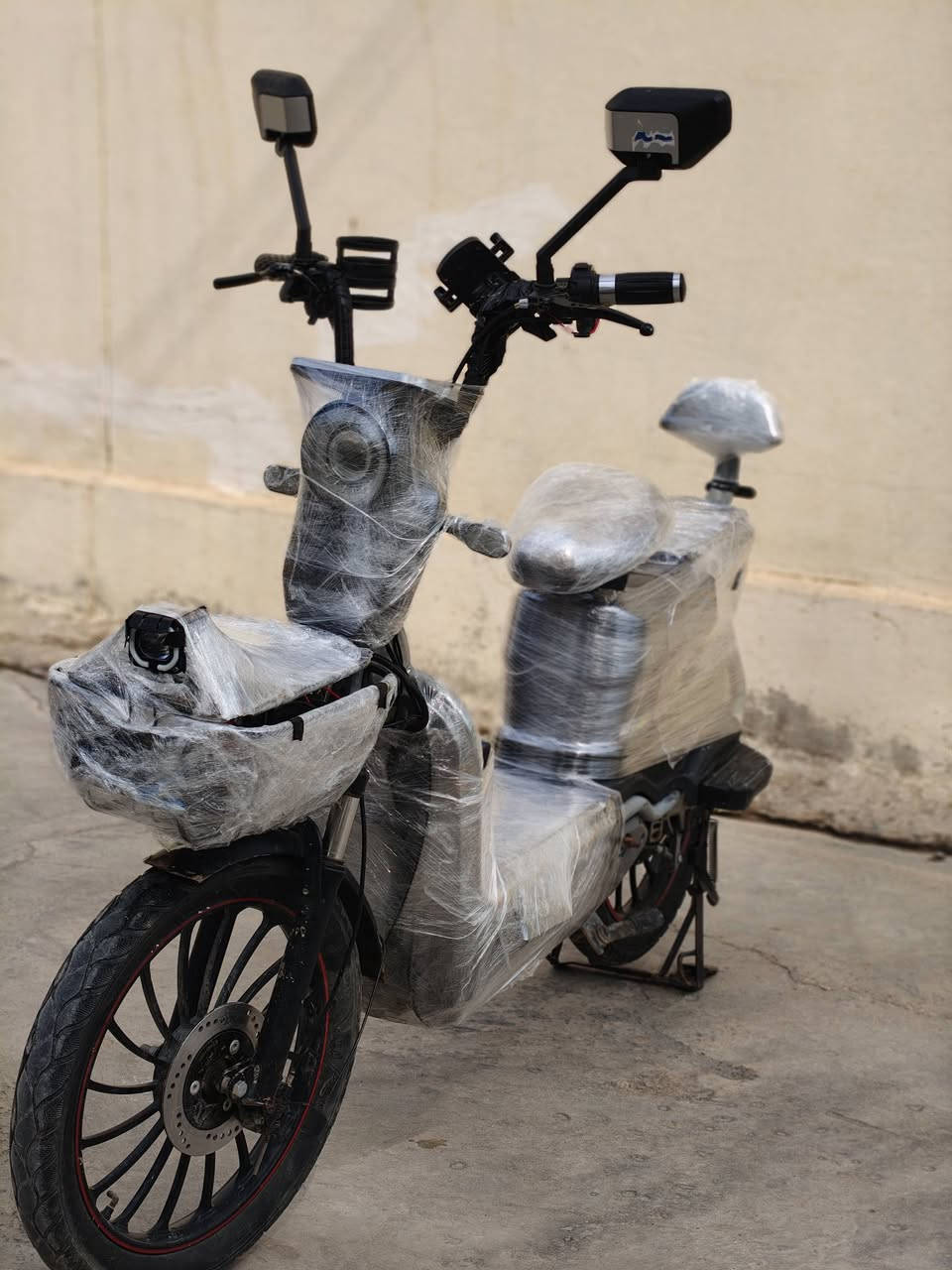 ماطور حجم 20 طور مستعمل نظيف نظافته حلوه خلفيات موظف جويه هورن يجي بي لايت اضافه السعرسعره 200 بي مجال الاتصال على الرقم📞📲***********
