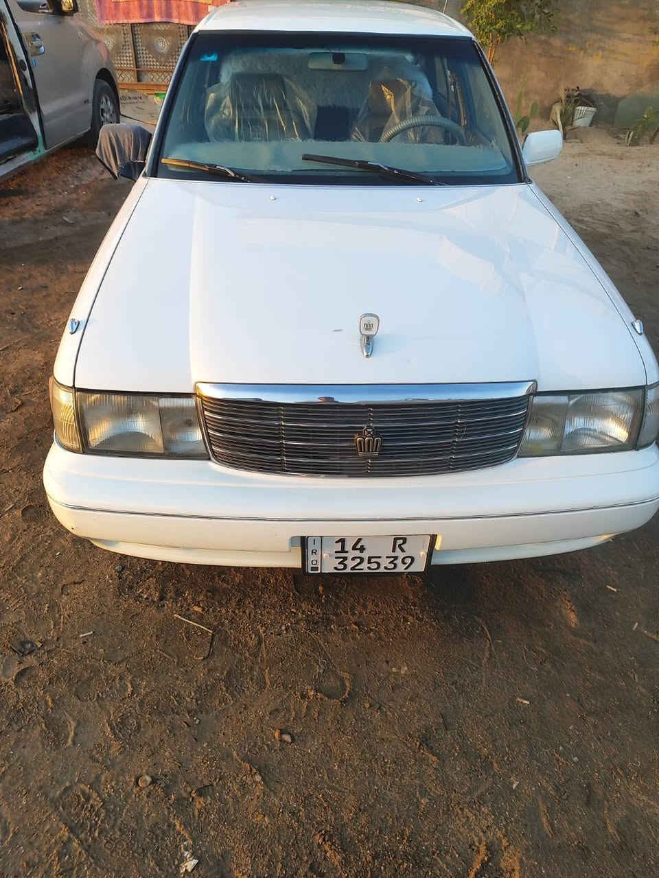 السلام عليكم 
سياره كراون ارنب ايسر بلاد
فنر بلاد موديل

 ٢٠٠٠مكينه ٢٥٠٠٠ديلكو تخم تاير حداديه ٧٠/١٠٠ سياره جاهزه رقم بصره
سنويه ٢٠٣٠بسمي كفاله ماعده
ثلاث قطع صبغ بيع مستعجل
عنوان بصره تلفون
*********** السعر ٨٠ ورقه 
وبيه مجال للشراي
