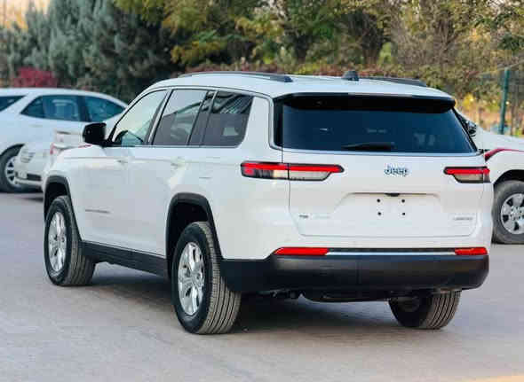 جيب لمتد لمتدد 2023 
7  راكب داخل VIP

ماشيه : 3 الف مايل 

محرك : 6 سلندر 

المواصفات : فول موصفات ماعدا بانوراما

كامره خلفيه ٠

رادار امامي ٠

رادار جانبي ( نقطه عمياء )

نظام المحافظه على المسار ٠

نظام التوقف الذاتي ( مانع تصادم )

نظام الإطفاء الذاتي أثناء التقاطعات ٠

صندوق كهربائي شفط ٠

كشنات كهرباء وتدفئة امامي خلفي ٠

تدفئه الاستيرن ٠

شفتات استيرن ٠

مثبت سرعه ٠

شاشه دجتال شاشه اعطال

لايت زنون مع لدات ٠

أشاير بالمري ٠

كير ماوس ٠

كشن خزن ميموري ٠

دخول ذكي بدون مفتاح ٠
دفع رباعي 4*4

تشغيل عن بعد ٠

ويل قياس 20 انج ٠

نظام الخرائط GPS
السعر :  280 $ورقة بدون رقم
صبغ :- بوند و جملغ صبغ بدون دواخل و بدون ارباك جميع ارباكات سليمه بلادي
سياره بدون رقم لازم ترقيم شمالي فقد
عنوان 📍عقرة
رقم تلفون و واتساب ☎️
*********** Singapore
