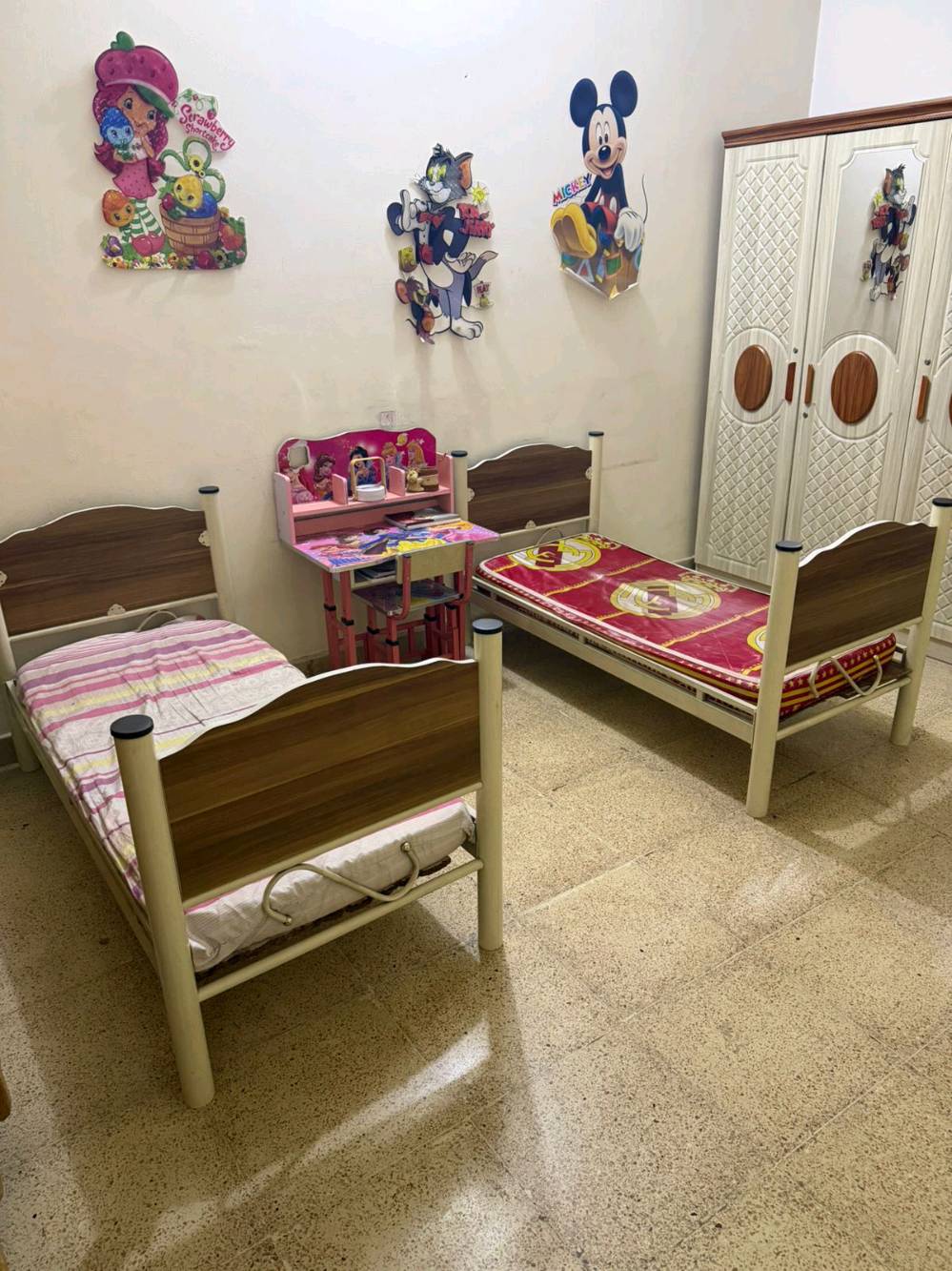 غرفتين نوم كاملات 