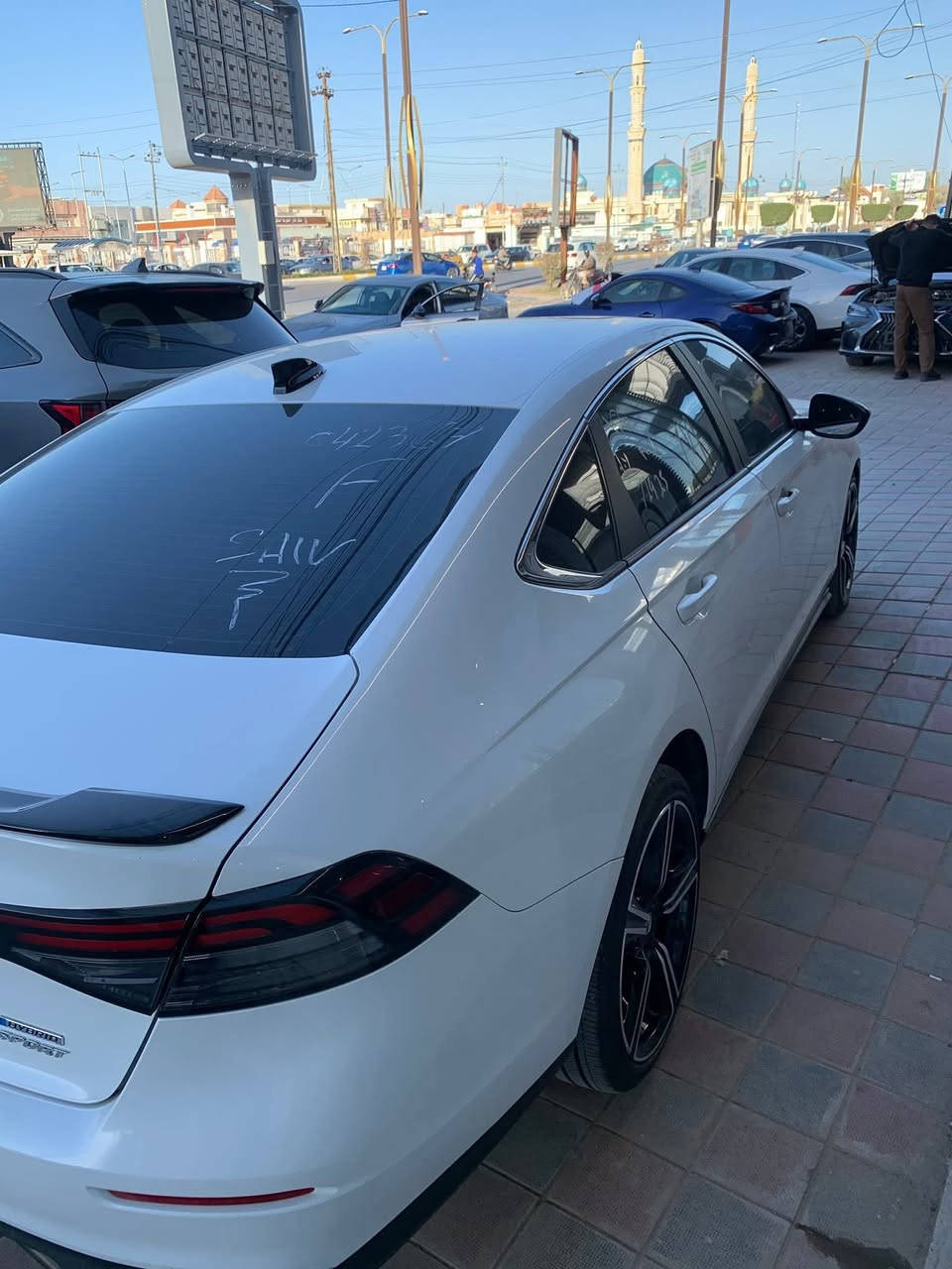 Honda Accord 2024 Sport
🚗 هوندا أكورد 2024 Sport هايبرد سبورت للبيع 🚗

✔️ محرك 2.0 لتر – 4 سلندر

✔️ 146 حصان

✔️ دفع أمامي FWD

✔️ فئة سبورت – مواصفات حلوة واقتصادية بالبنزين

✔️ السيارة نظيفة جداً وجاهزة للاستخدام

🔹 الحادث موضح بالصور !!!

🔹 السيارة بحالة ممتازة 

ممشى 10,000ميل 
💵 السعر: 18,800 دولار

📍 الفلوجة - الانبار
للتواصل والاستفسار:  ***********
