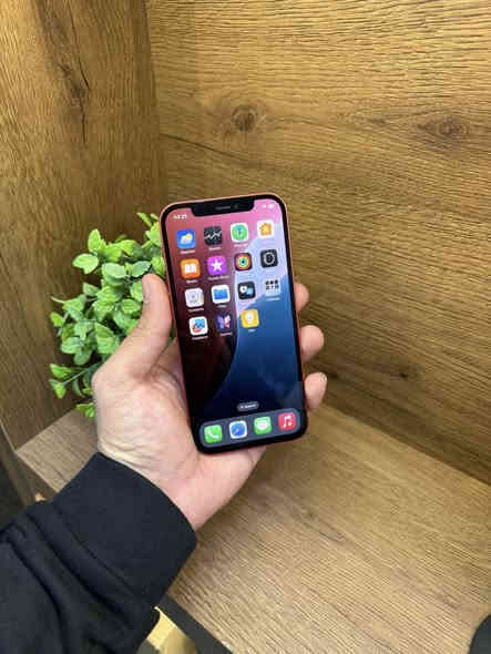 سلام عليكوم شباب جايبلكم Iphone 12  كامرتين ذاكره ١٢٨ بطاريه ٨٢ كولش نضيفه حته شخط مابي والجهاز شريحتين 
و سعرهه كولش رخيص جوه السوك و بي ضمان اسبوع 
250$ دولار 
***********
