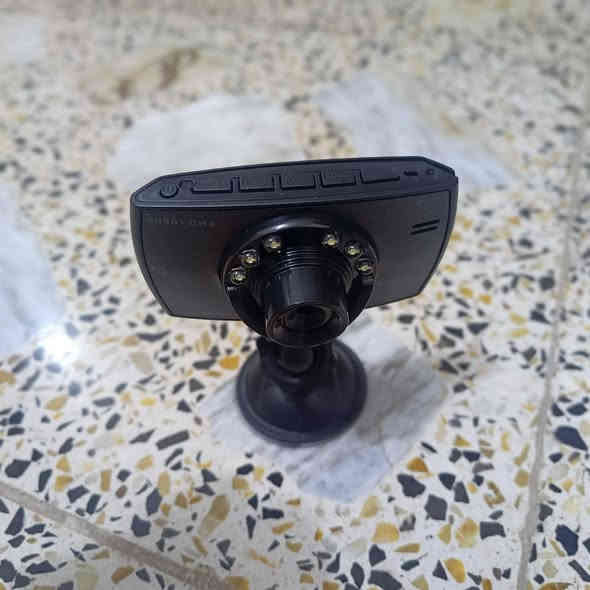 سلام عليكم
داش كام صوره وصوت شاشة 2.7 إنش TFT LCD
 • تسجيل Full HD 1080P
 • عدسة بزاوية واسعة (6 طبقات تركيز ثابت)
 • رؤية ليلية قوية (4 IR LEDs)
•مكان حي نداء شارع المكاتب 
 سعر 10تالاف
 ***********واتساب وتصال
