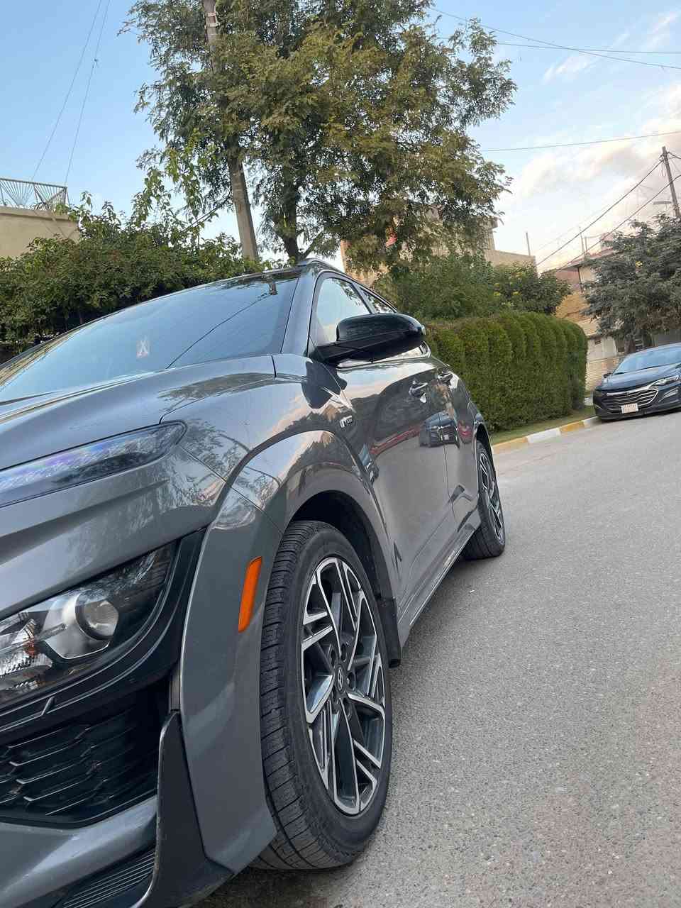 كونا انلاين 23 1600 تيربو لون سمنتي  بدون ايرباك دخول جديد ترقيم جديد  فول عده الفتحه  صبغ باب فقط بدون دواخل  بدون شاصي و لغد دعاميه الاماميه نصها مضروبه فقط مع تحكيل جاملخ خلفي شبر وجاملخ امامي شبر وصور موجودات   كير DTC دبل كلج S سبورت دفع رباعي  رادار 360توقف ذاتي مع تحذير فتح الابواب نقطة عمياء   كشنات تدفئة  3 وضعيات قيادة شاشة جبيرة كاربلي   تشغيل عن بعد  داخل لونين  مكان السيارة بغداد السعر 163 وبيها مجال للاستفسار *********** 
***********
